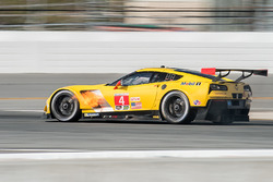 El Corvette Racing Chevrolet Corvette C7.R de Oliver Gavin, Tommy Milner y Marcel Fässler se incendi
