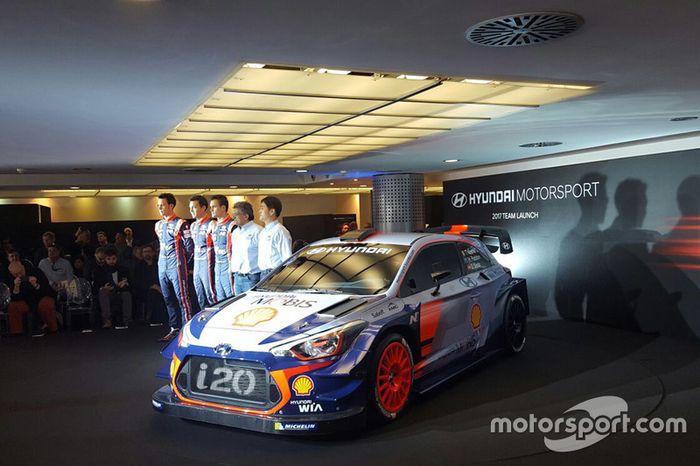 Hayden Paddon, Daniel Sordo y Thierry Neuville, Hyundai Motorsport revelan el Hyundai i20 Coupe WRC de 2017