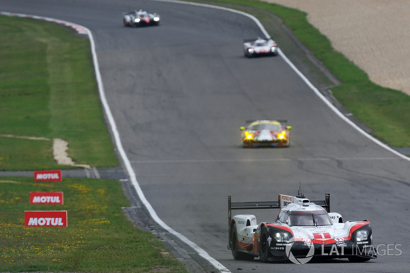 #1 Porsche Team Porsche 919 Hybrid: Neel Jani, Andre Lotterer, Nick Tandy