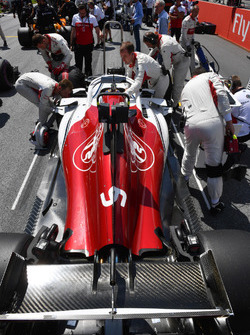 Marcus Ericsson, Sauber C37, in griglia