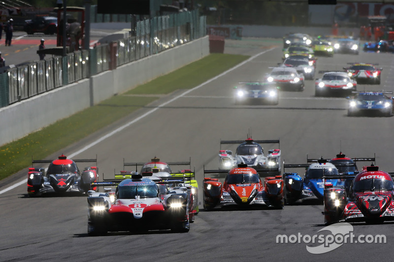 #8 Toyota Gazoo Racing Toyota TS050: Sébastien Buemi, Kazuki Nakajima, Fernando Alonso, en tête au départ