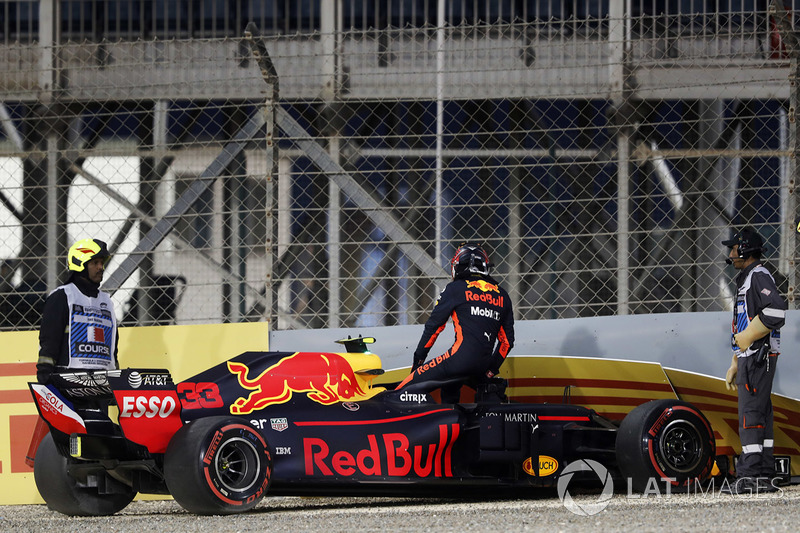 Choque de Max Verstappen, Red Bull Racing RB14 Tag Heuer en la calificación