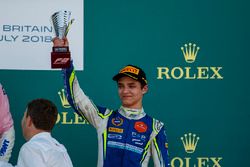 Podio: il terzo classificato Lando Norris, Carlin