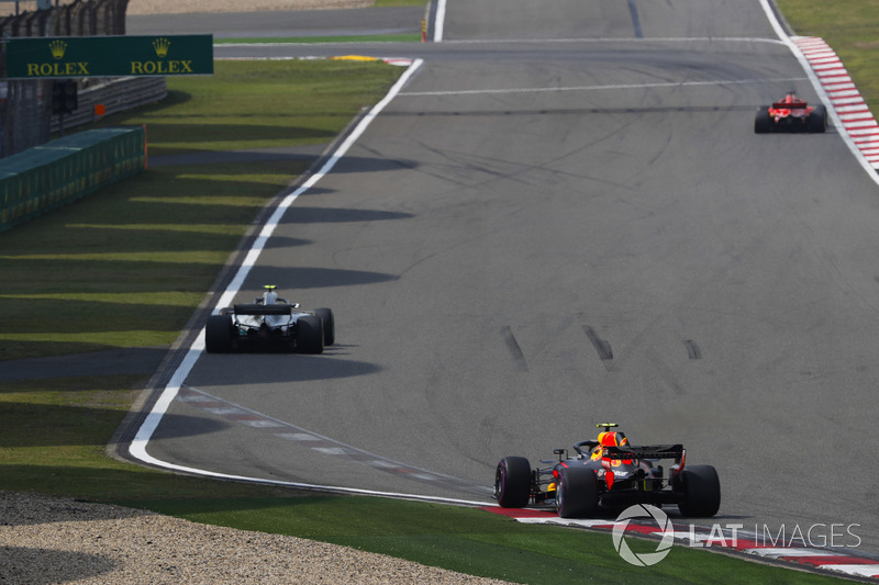 Sebastian Vettel, Ferrari SF71H, Valtteri Bottas, Mercedes AMG F1 W09, and Max Verstappen, Red Bull Racing RB14 Tag Heuer