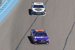 Denny Hamlin, Joe Gibbs Racing, Toyota Camry FedEx Freight, Kevin Harvick, Stewart-Haas Racing, Ford