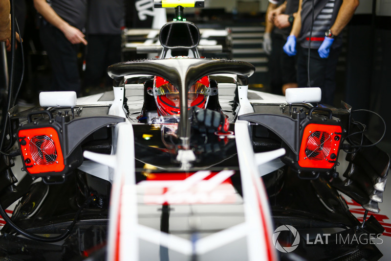 Kevin Magnussen pulou para quinto do grid após punição a Daniel Ricciardo