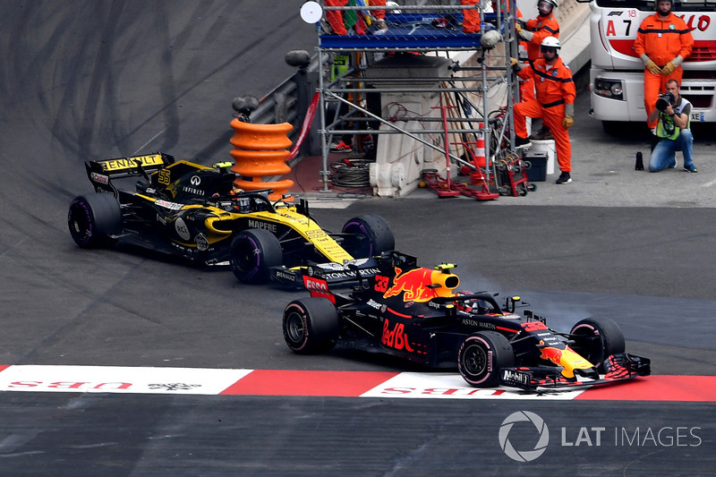 Max Verstappen, Red Bull Racing RB14 lotta con Carlos Sainz Jr., Renault Sport F1 Team R.S. 18