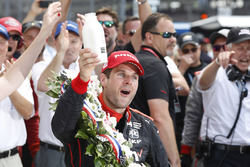 Ganador de la carrera Will Power, Team Penske Chevrolet