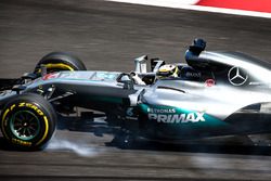Lewis Hamilton, Mercedes AMG F1 W07 Hybrid va al bloccaggio in frenata