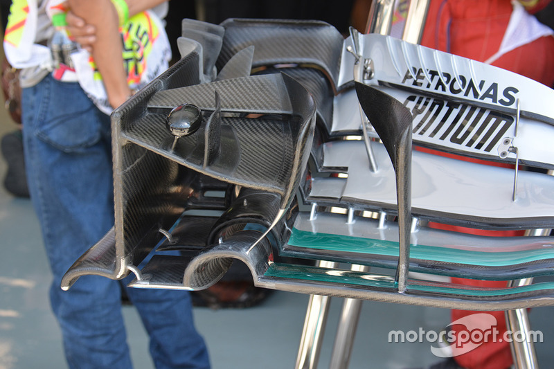 Mercedes AMG F1 W07 Hybrid front wing