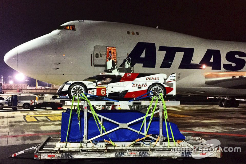 Llegada autos WEC a la Ciudad de México