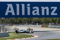 Льюїс Хемілтон, Mercedes AMG F1 W07 Hybrid і Ніко Росберг, Mercedes AMG F1 W07 Hybrid зіткнулися на