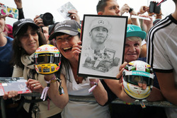 Lewis Hamilton, Mercedes AMG F1 fans
