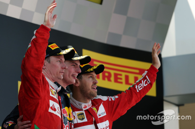 Podio: Kimi Raikkonen  Ferrari, secondo; Max Verstappen, Red Bull Racing, primo; Sebastian Vettel, F