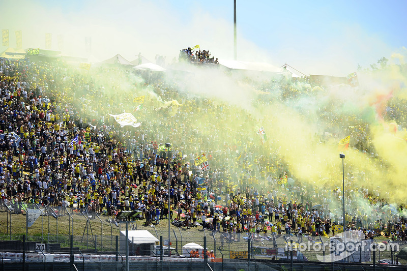 Fans de Valentino Rossi, Yamaha Factory Racing