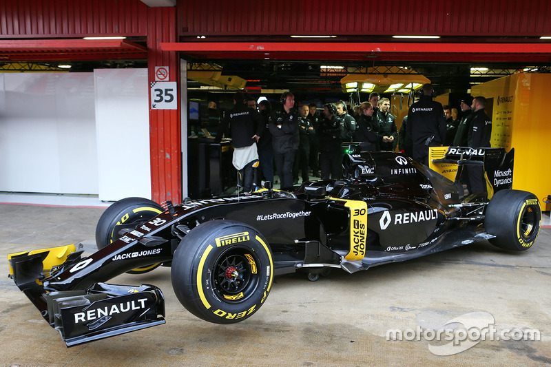 Renault Sport F1 Team RS16 roll out