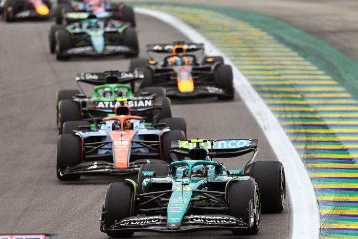 Nico Hulkenberg, Sauber, Fernando Alonso, Aston Martin Racing, Carlos Sainz, Williams