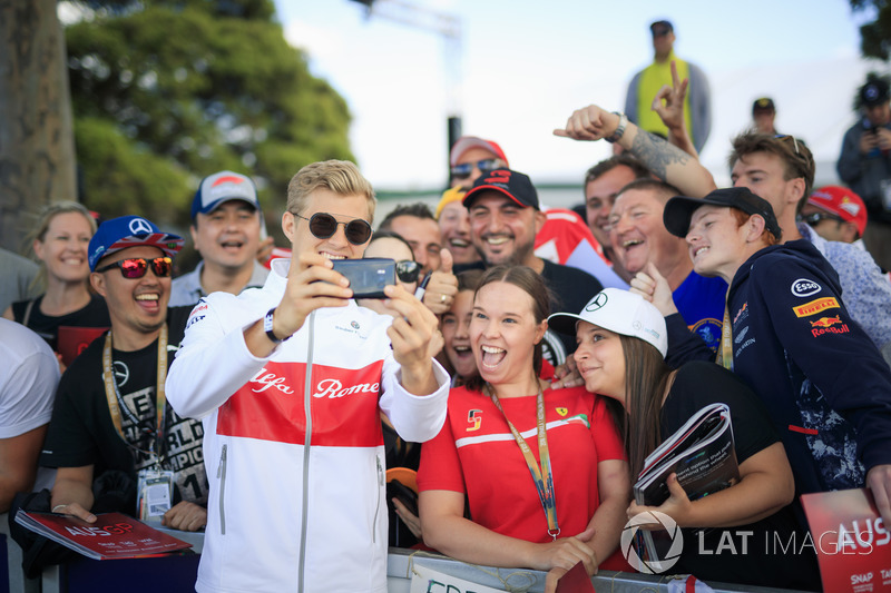 Marcus Ericsson, Sauber fans selfie