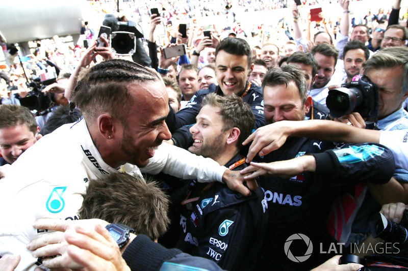 Race winner Lewis Hamilton, Mercedes-AMG F1 celebrates in parc ferme