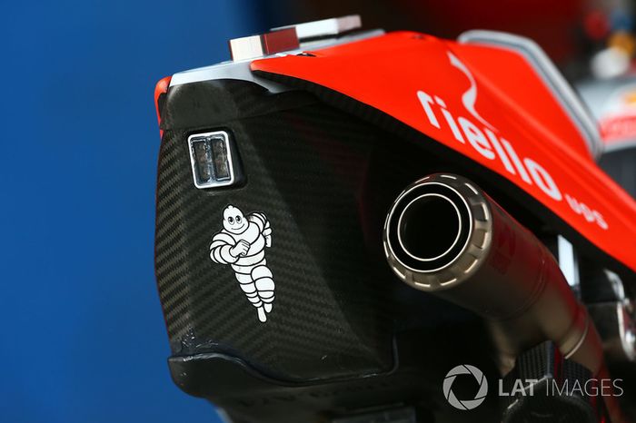 Escape y parte trasera de la Ducati