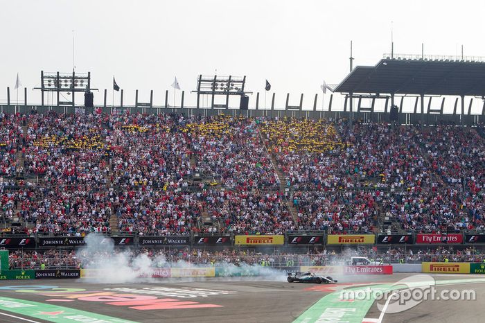 Lewis Hamilton, Mercedes AMG F1 W08 celebra su campeón del mundo 2017