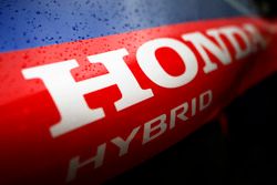 Le logo Honda Hybrid sur la Toro Rosso STR13