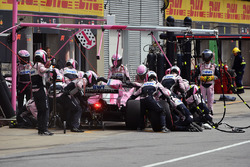 Sergio Perez, Force India VJM11 pit stop