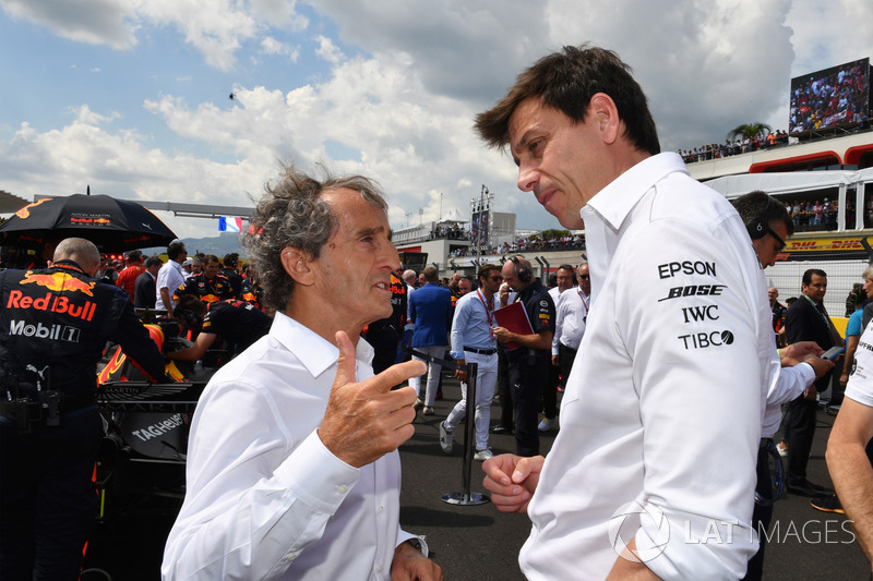Alain Prost, Renault Sport F1 Team Special Advisor and Toto Wolff, Mercedes AMG F1 Director of Motorsport on the grid