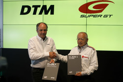 Gerhard Berger, ITR Chairman, Masaaki Bandoh, Chairman GTA with the new Class 1 regulation