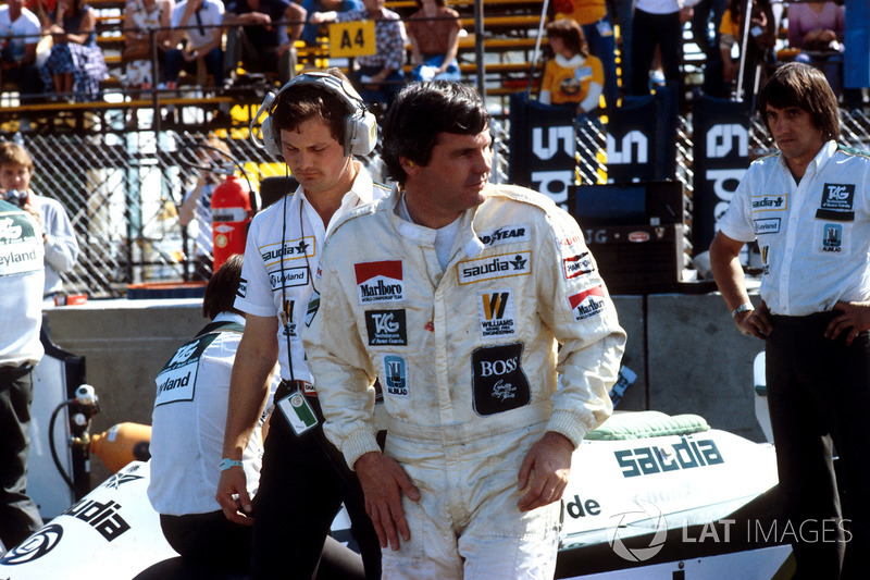 Alan Jones, Williams, with Frank Dernie behind