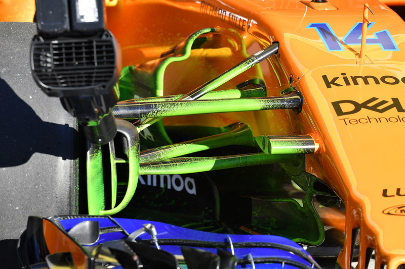 Детали передней подвески McLaren MCL33