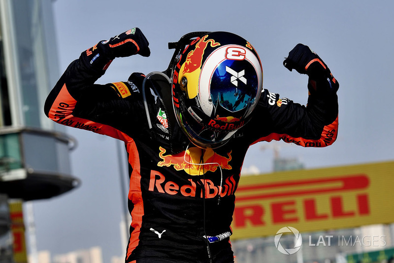 Racewinnaar Daniel Ricciardo, Red Bull Racing viert de overwinning in parc ferme