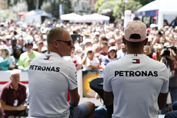 Valtteri Bottas, Mercedes-AMG F1 and Lewis Hamilton, Mercedes-AMG F1 on stage