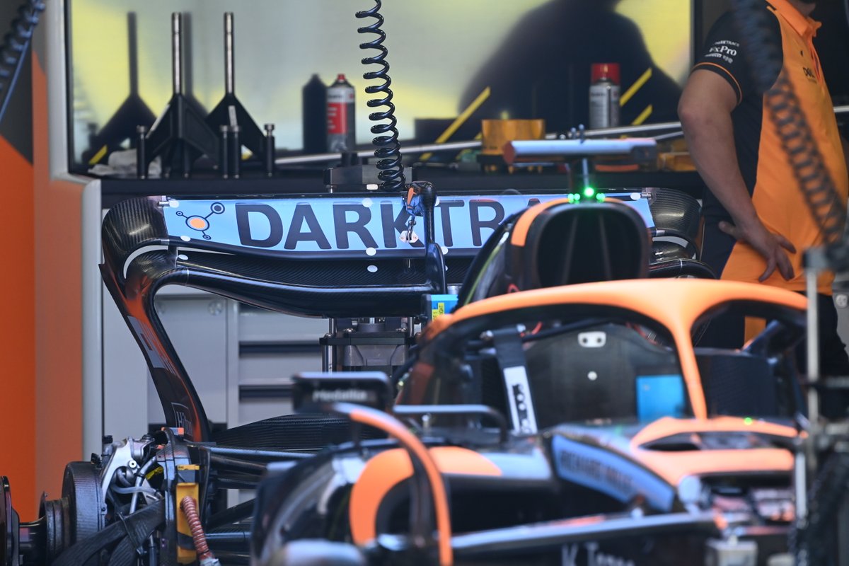 Detalle de la parte trasera del McLaren MCL36