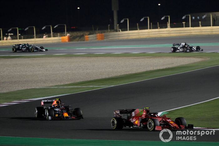 Charles Leclerc, Ferrari SF21, Sergio Pérez, Red Bull Racing RB16B
