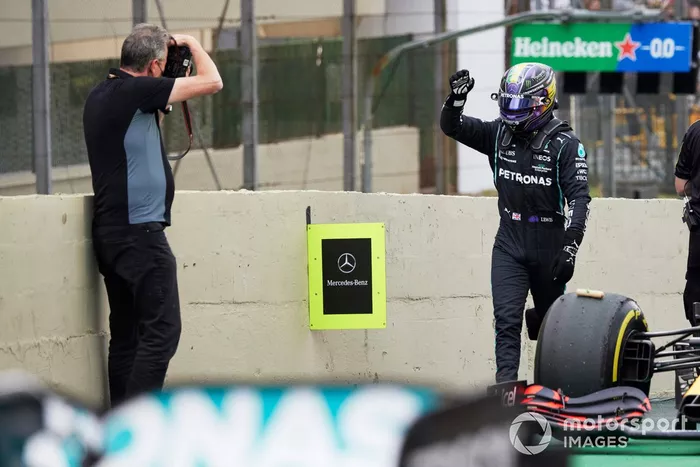 Lewis Hamilton, Mercedes, en el Parc Ferme tras el Sprint