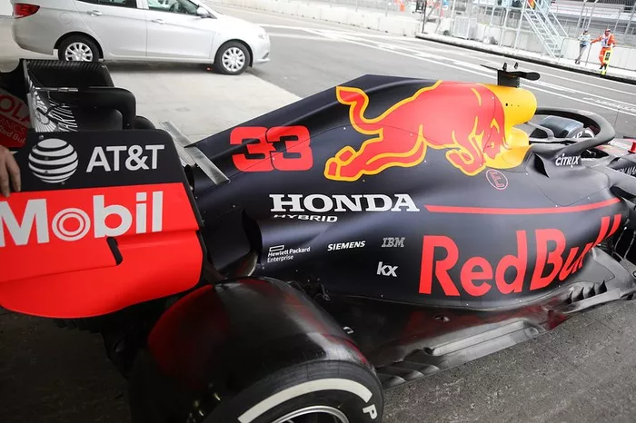 Lateral del Red Bull Racing RB15
