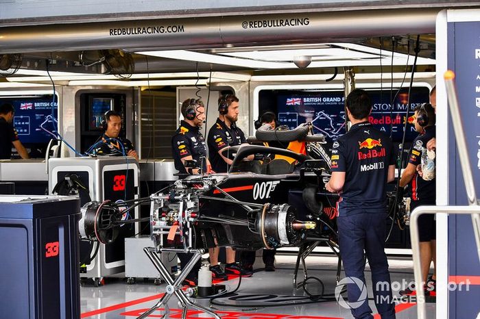 Red Bull Racing RB15 en el garaje