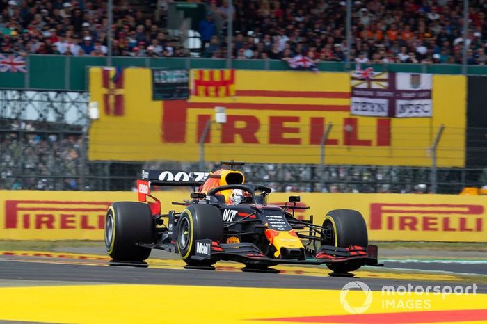 Verstappen cruza la línea en 5º lugar