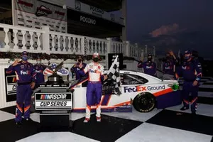 Denny Hamlin, Joe Gibbs Racing, Toyota Camry FedEx Ground celebrates his won
