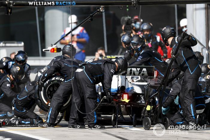 Nicholas Latifi, Williams FW43, pit stop