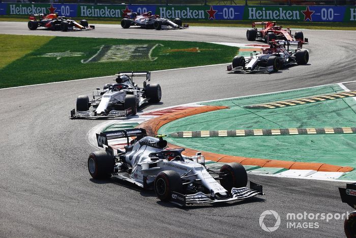 Pierre Gasly, AlphaTauri AT01, Daniil Kvyat, AlphaTauri AT01, Antonio Giovinazzi, Alfa Romeo Racing C39