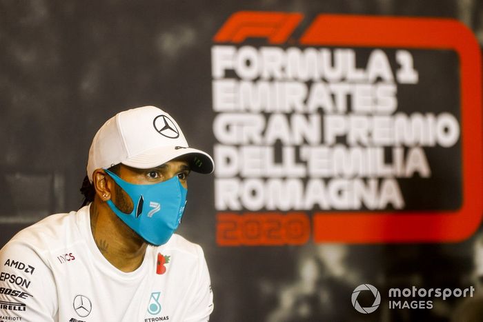 Lewis Hamilton, Mercedes-AMG F1 en la conferencia de prensa 