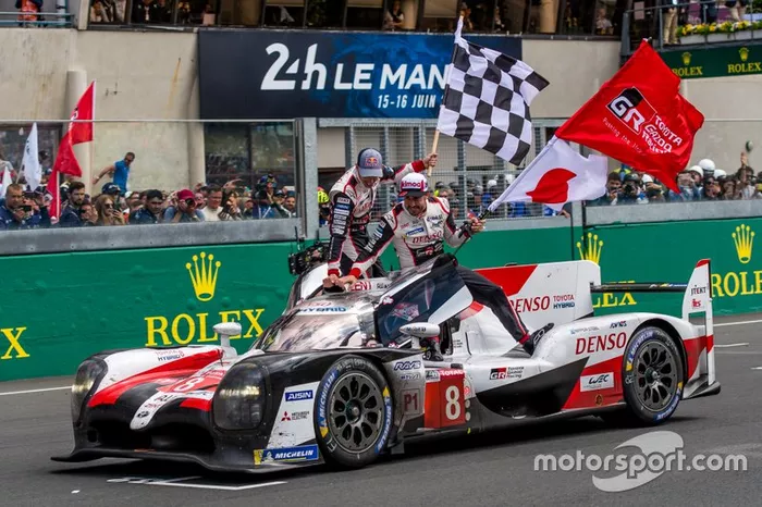 Ganadores #8 Toyota Fernando Alonso, Sebastien Buemi, Kazuki Nakajima