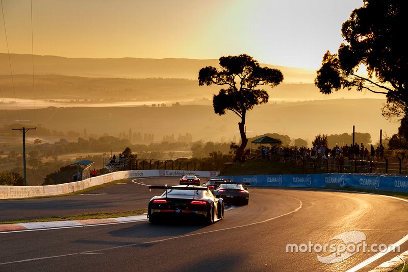 #2 Audi Sport Team Valvoline Audi R8 LMS: Christopher Mies, Christopher Haase, Markus Winkelhock