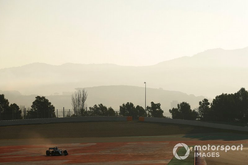 Lewis Hamilton, Mercedes-AMG F1 W10, in testacoda