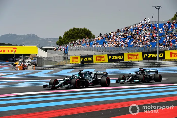 Lance Stroll, Aston Martin AMR21, Lewis Hamilton, Mercedes W12