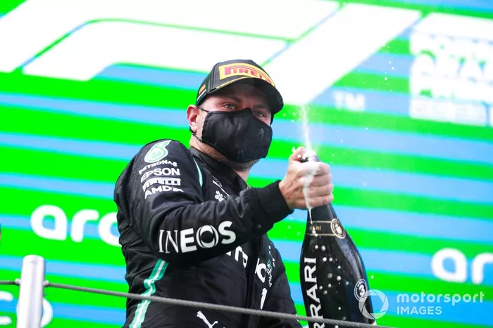 Podio: tercer lugar Valtteri Bottas, Mercedes