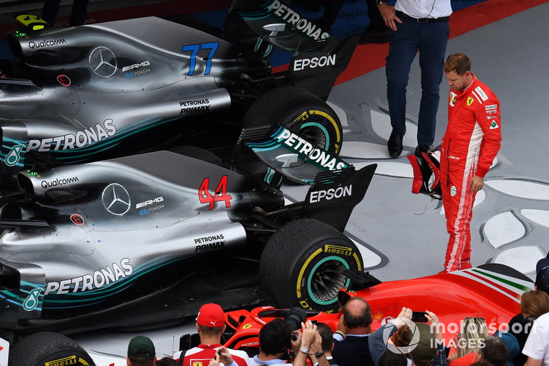 Себастьян Феттель, Ferrari, Льюіс Хемілтон, Mercedes AMG F1 W09
