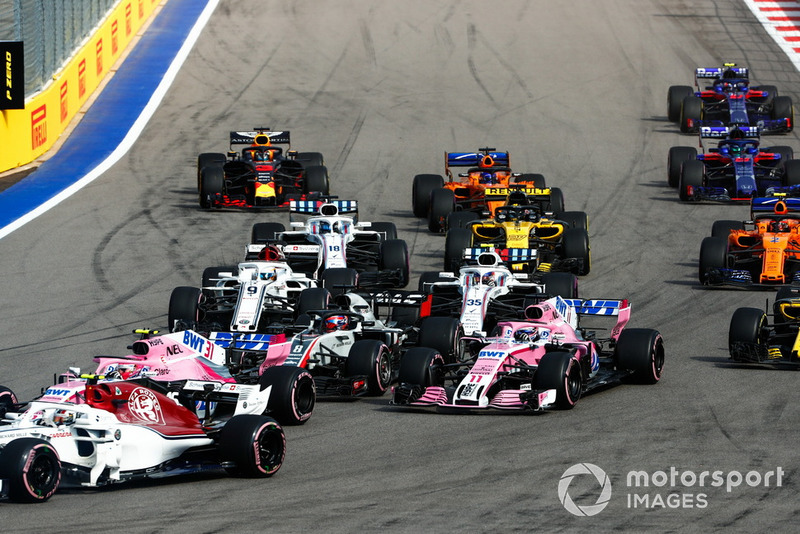 Шарль Леклер, Sauber C37, попереду суперників